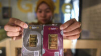 Harga Emas Antam Anjlok, Turun Rp 38.000 per Gram dalam Sehari